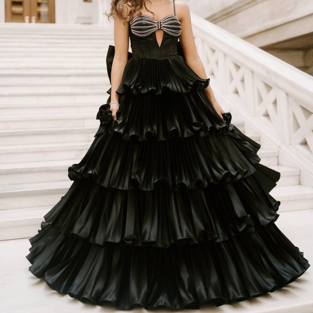 Portia and Scarlett Black Tiered Ball Gown - Size 4 - Picture 6 of 7